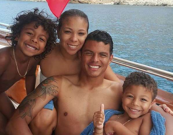 Thiago Silva se console à la plage
