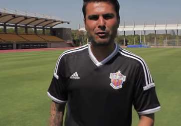 Vidéo : Les dizzy goals de Mutu et Zokora