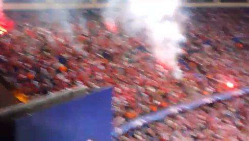 Atlético-Benfica : un père et son fils blessés par des fumis