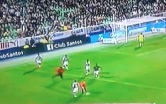 Un fan agresse un arbitre au Mexique