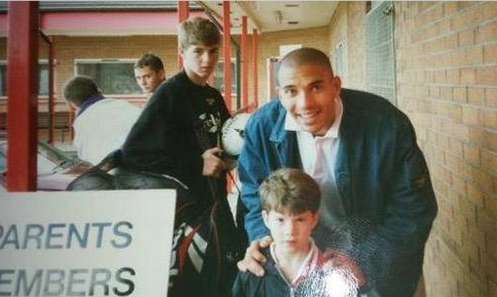 Photo : Collymore dévoile Gerrard à 16 ans
