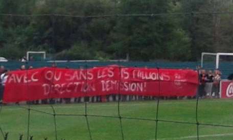 Les fans lensois demandent la démission de Martel