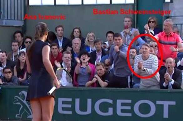 Schweinsteiger supporter n°1 d&rsquo;Ivanović à Roland Garros
