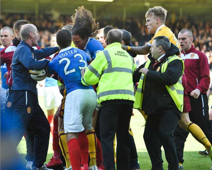 Bagarre après Motherwell/Rangers