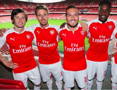 Arsenal dévoile ses nouveaux maillots