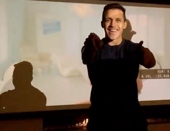 Alexis Sànchez attend l&rsquo;Uruguay en chantant