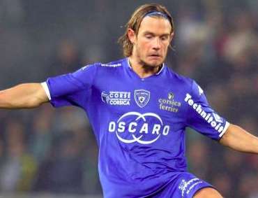 Guillaume Gillet signe à Reims