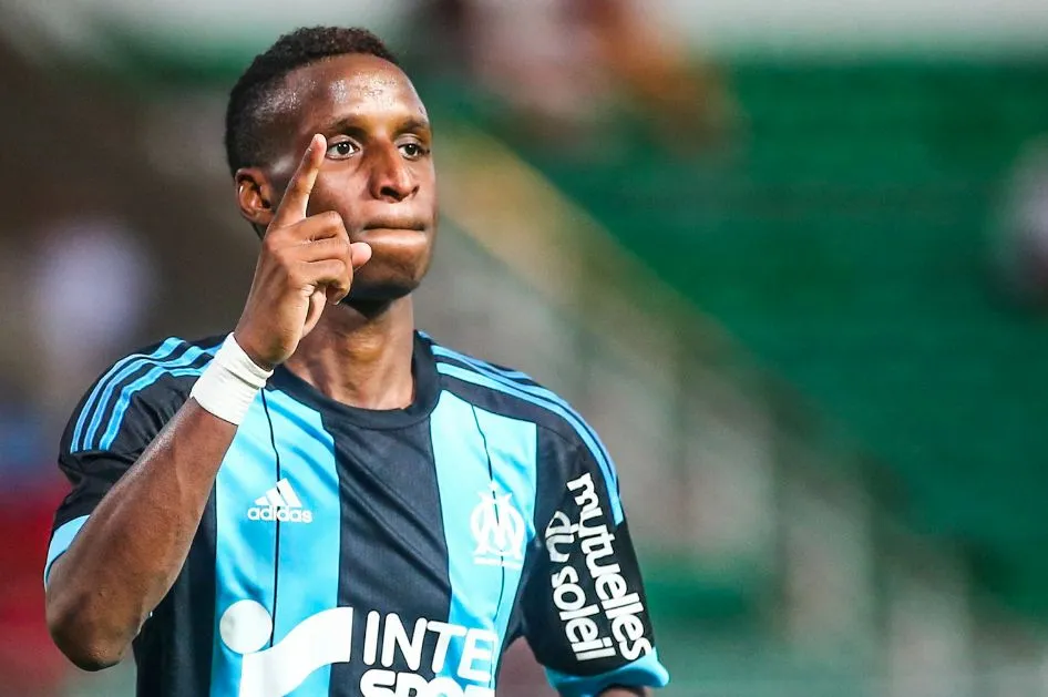 Bouna Sarr, la langue et les jambes
