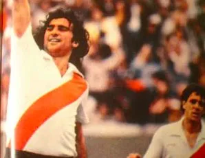 Le River «<span style="font-size:50%">&nbsp;</span>galactique<span style="font-size:50%">&nbsp;</span>» de Kempes et Di Stéfano