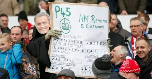 Photo : Van Gaal trollé par un faux Mourinho