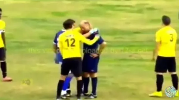 Vidéo : Un arbitre tunisien en pleurs sur le terrain