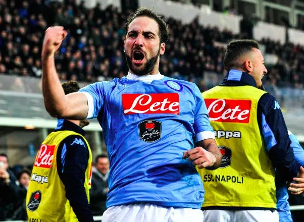 Le Napoli grille l’Inter dans le sprint intermédiaire