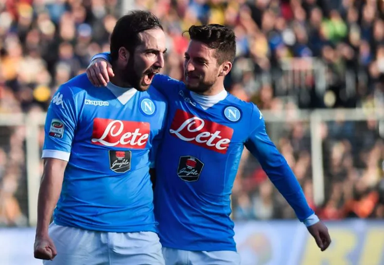 Higuaín régale encore Naples