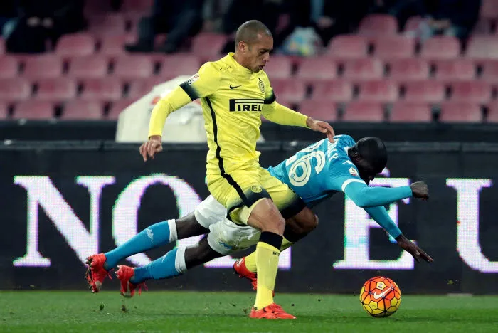 L&rsquo;Inter surprend le Napoli et s&rsquo;offre les demies