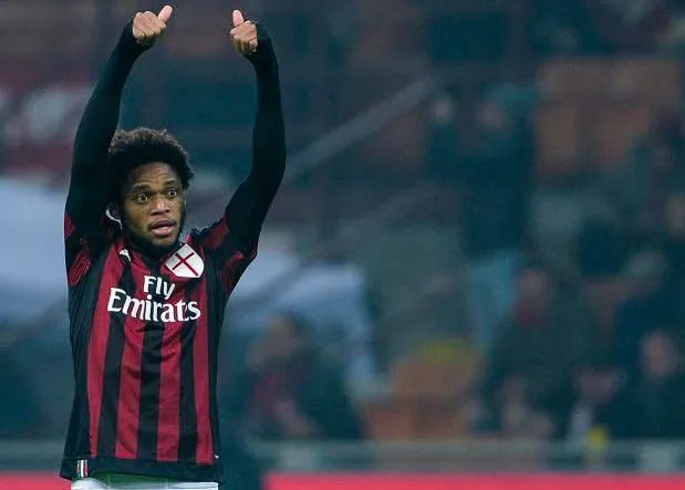 Luiz Adriano fait faux bond au Jiangsu Suning