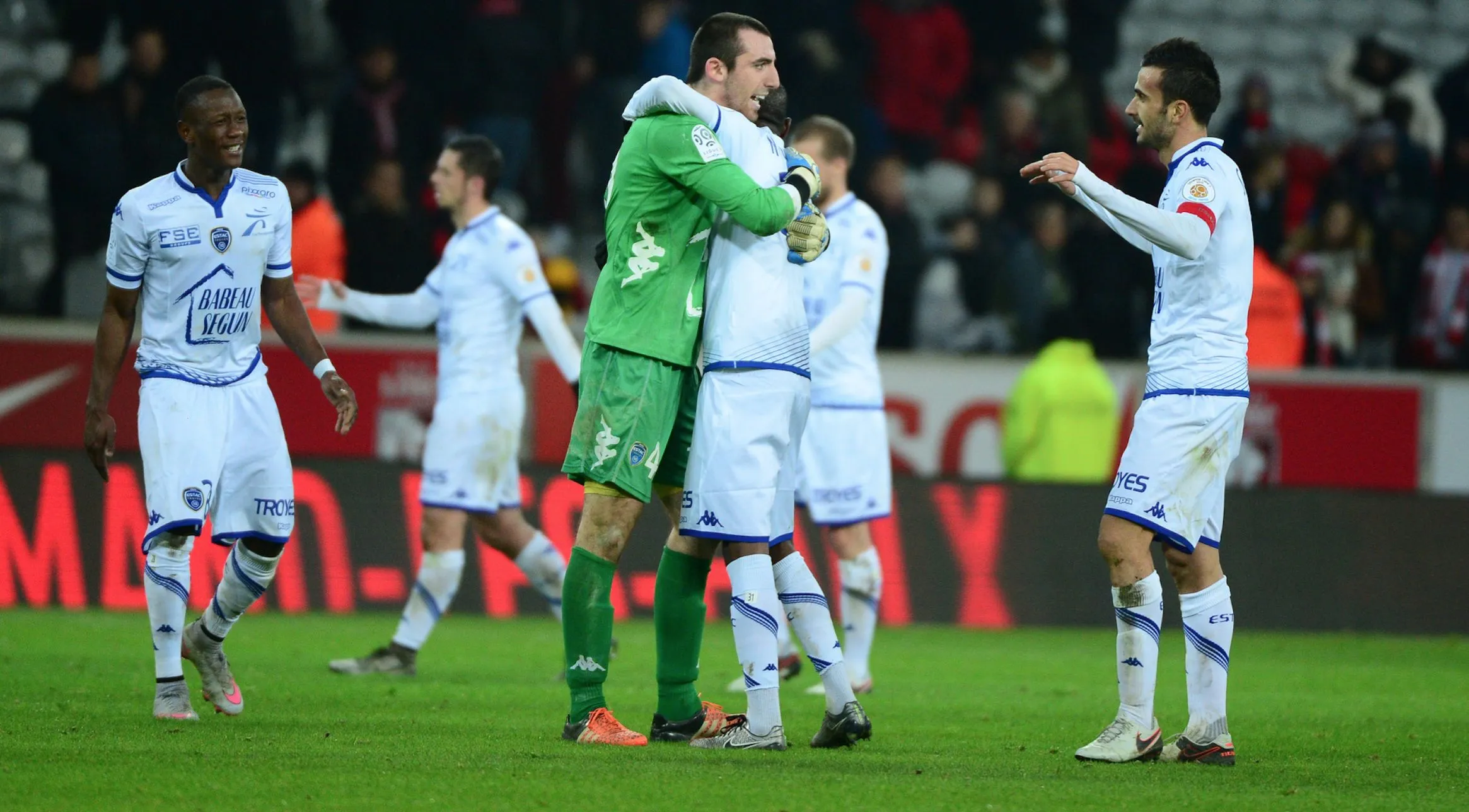 Troyes vainqueur, Nice dauphin et Montpellier au plus mal