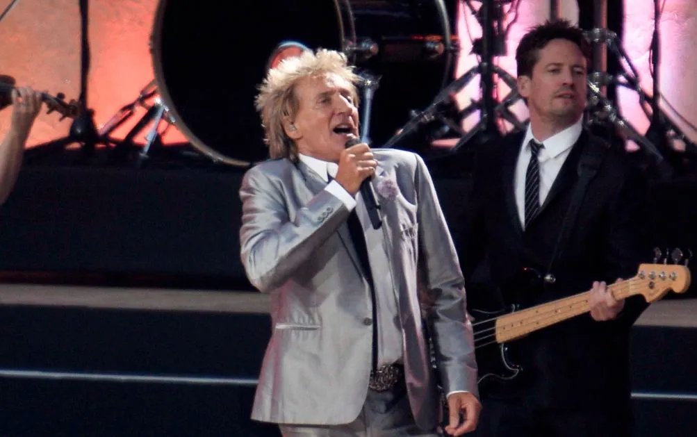 Rod Stewart aide un club de D4 anglaise