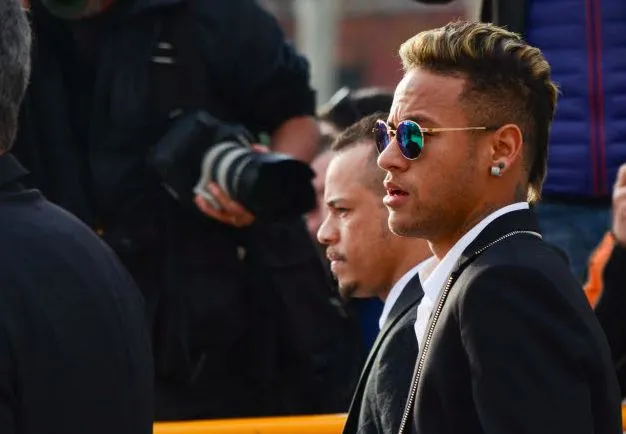 Des pubs de Neymar retirées à La Mecque