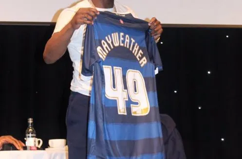 Les fans de Bolton font appel à Mayweather