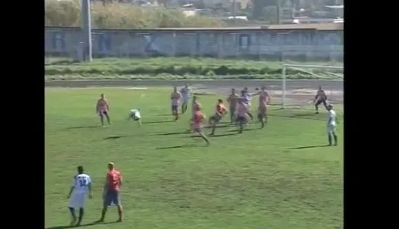 Le superbe but en bicyclette d’un amateur italien