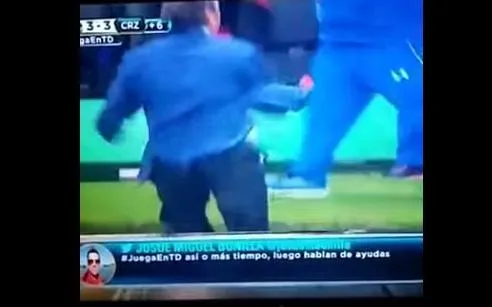 L’expulsion ridicule d’un coach mexicain