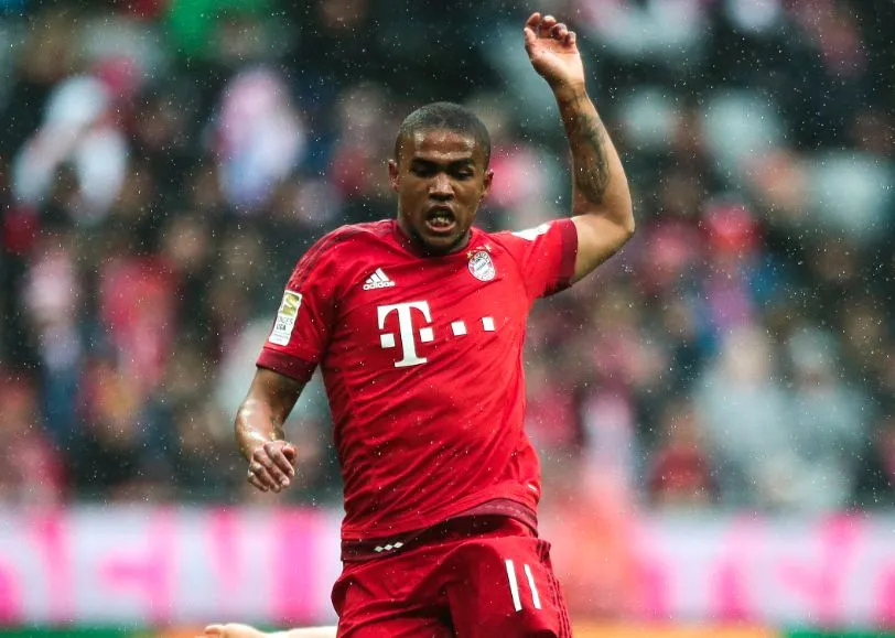 Moi, Douglas Costa, 1,70m et gardien