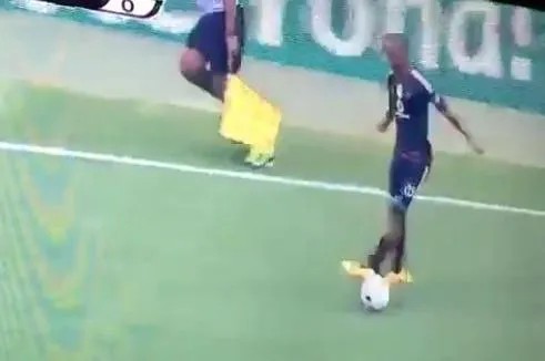 Thabo Rakhale fait encore le foufou