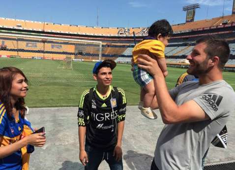 André-Pierre rencontre bébé Gignac !