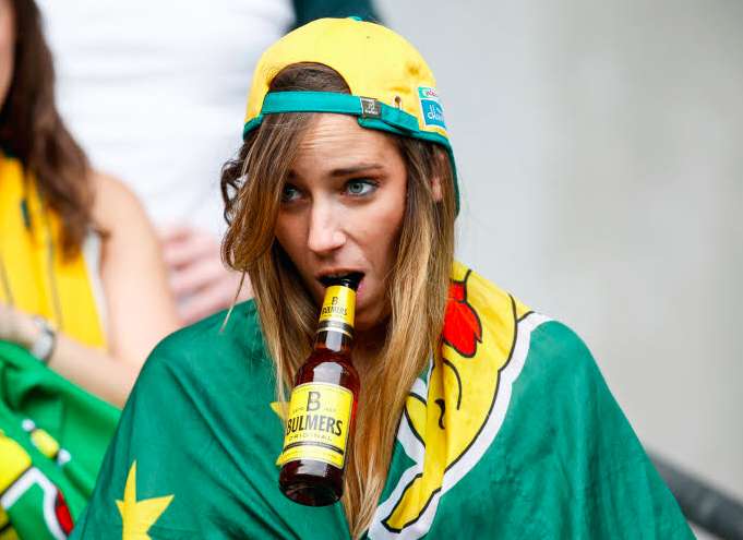 «<span style="font-size:50%">&nbsp;</span>Je peux pas, je vais au pub<span style="font-size:50%">&nbsp;</span>»