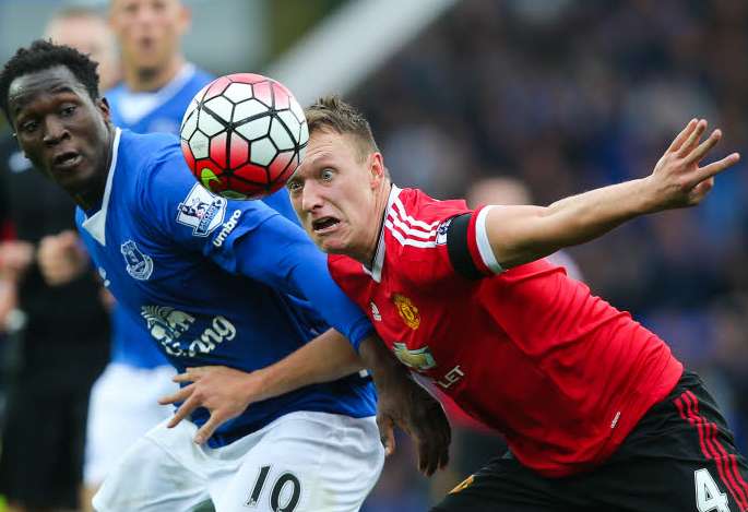 Phil Jones passe le balai