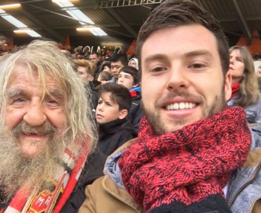 Bournemouth : il invite un SDF au stade