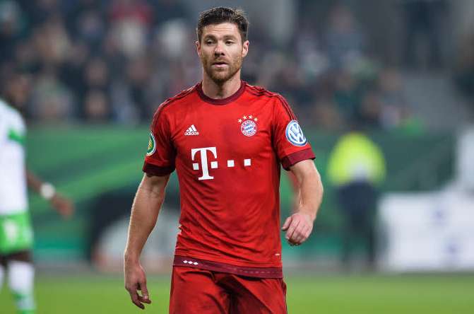 Vidéo : Quand Xabi Alonso marque de derrière la cage