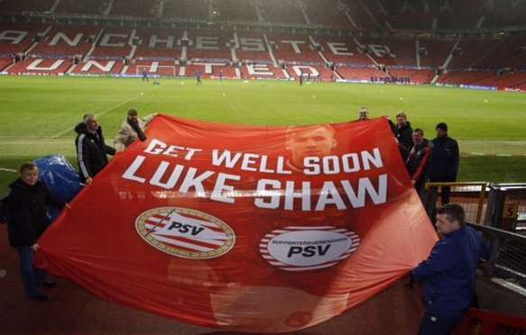Luke Shaw remercie les fans du PSV