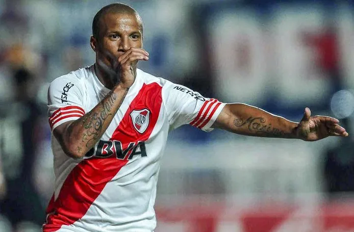 Vidéo : Carlos Sánchez gifle un ramasseur de balle