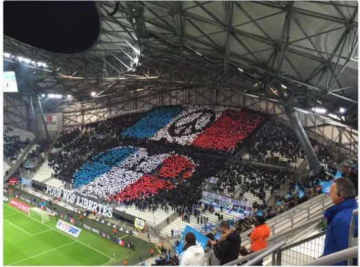 Photo : les gradins du Vélodrome aux couleurs de Paris