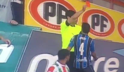 Vidéo : La simulation d&rsquo;un arbitre de touche au Chili