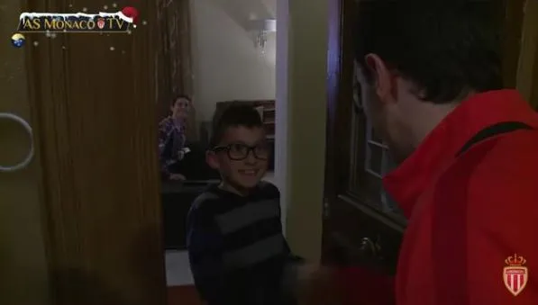 Vidéo : Shaarawy et Bernardo jouent les pères Noël