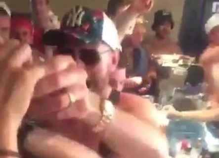 Tyson Fury paie 1000€ de Jagger Bombs à Nice