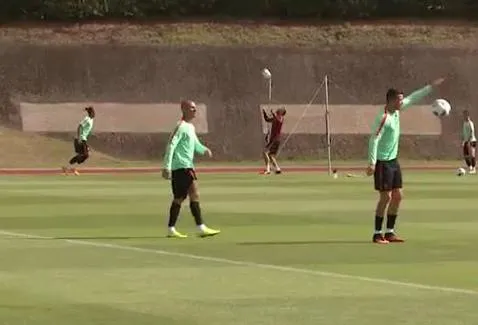 Le festival technique de CR7 à l’entraînement