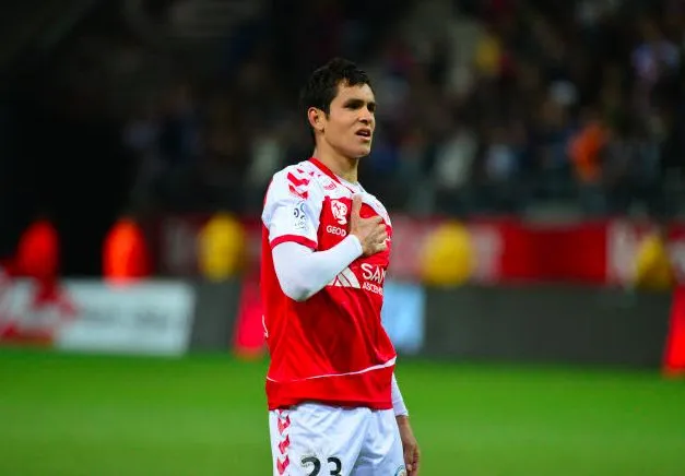 Aïssa Mandi signe au Betis Séville