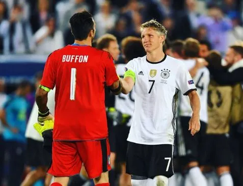 Le bel hommage de Schweinsteiger à Buffon