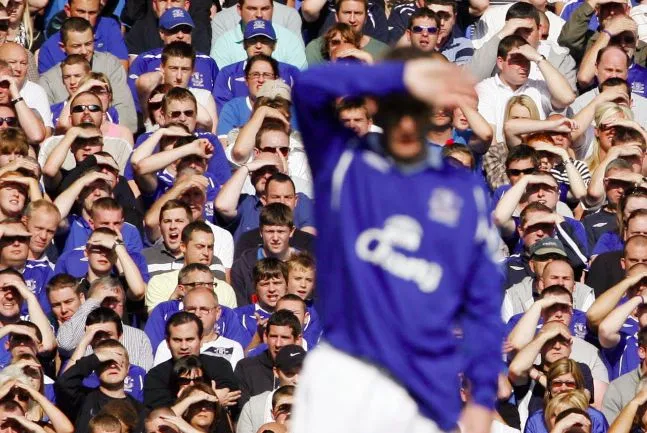 Everton rend hommage à deux légendes disparues