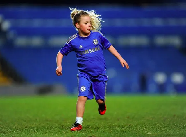 John Terry joue au foot avec sa fille