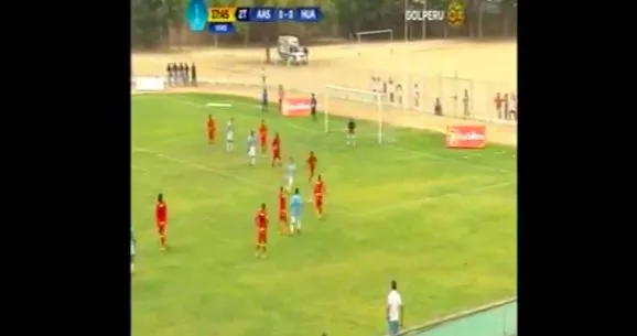Deux Colombiens imitent sans succès le penalty de Messi et Suárez