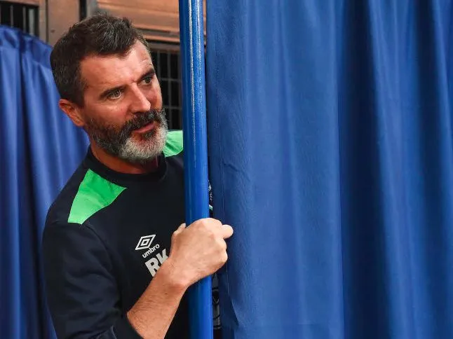Roy Keane assiste à l&rsquo;entraînement du Barça