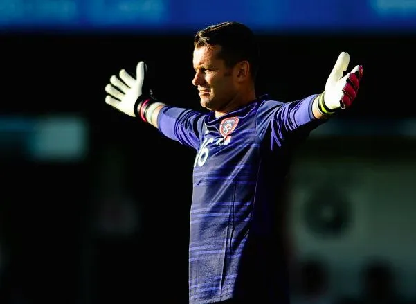 Given stoppe la sélection