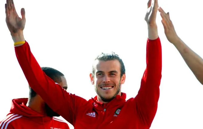 Bale loue une île pour sa demande en mariage