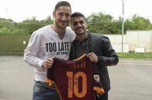 Le supporter de la Roma éploré a rencontré Totti