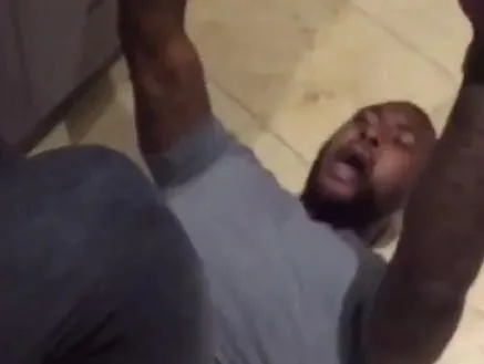 Traîné dans la cuisine, Wes Morgan fête le titre