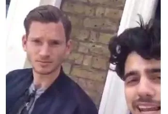 Un fan d’Arsenal chambre Vertonghen